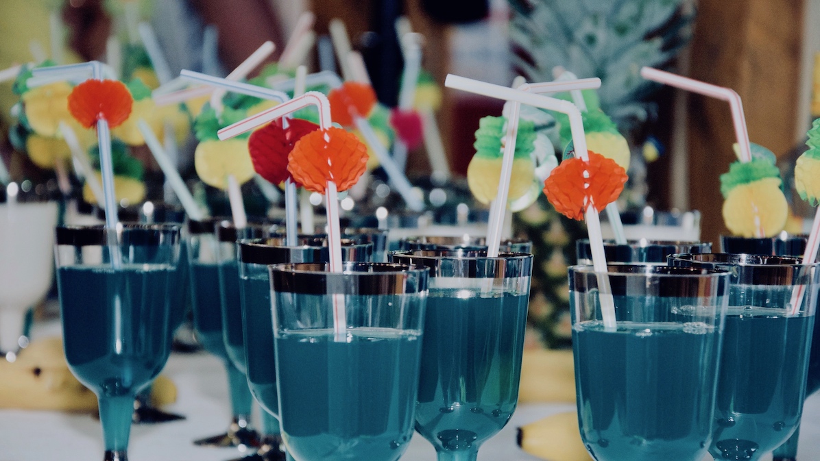 Ведущая%20Наталия%20Круглова%20гавайская%20вечеринка%20021